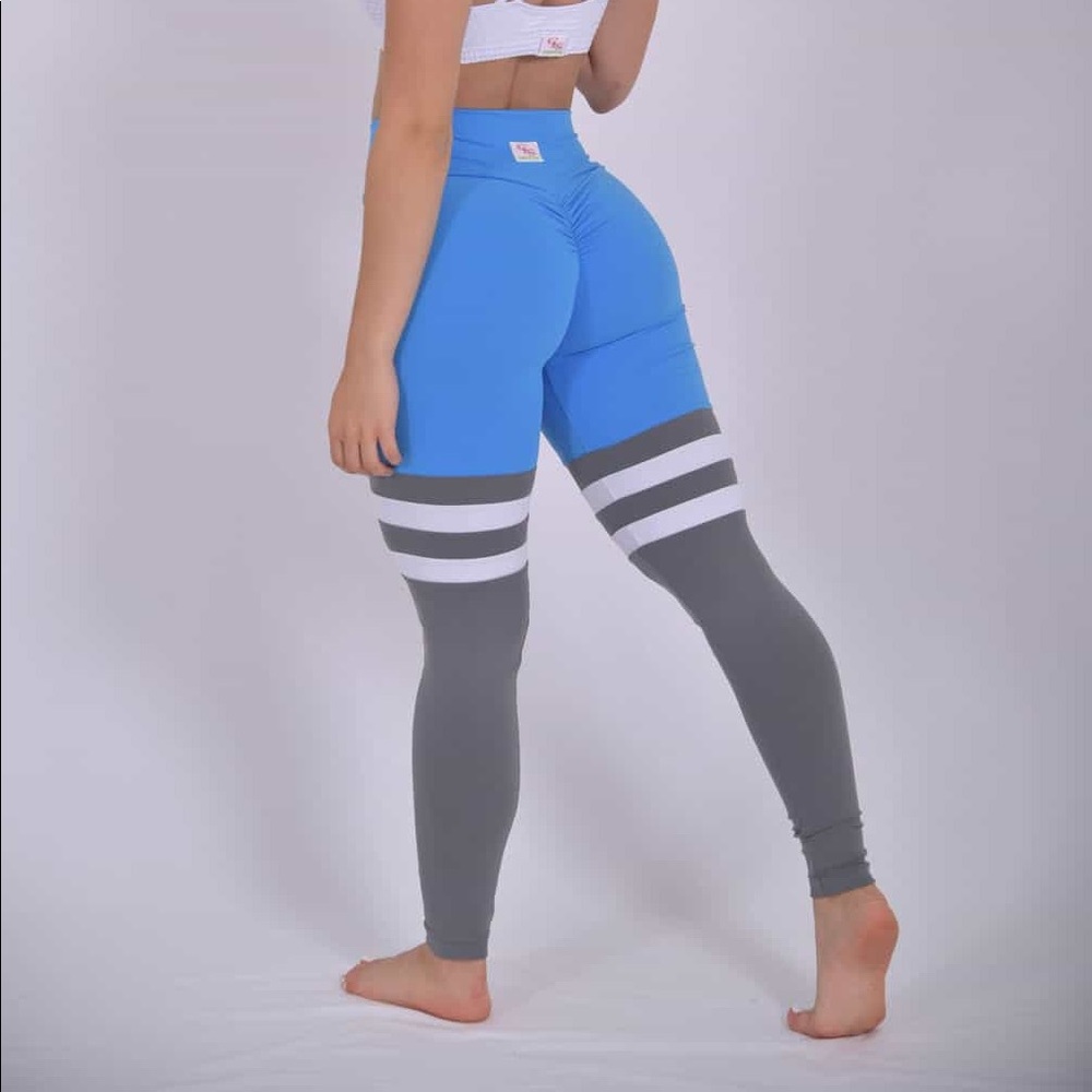 CLS sportswear scrunch butt leggings V front